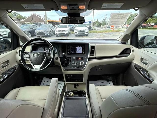 2019 Toyota Sienna XLE 8 Passenger