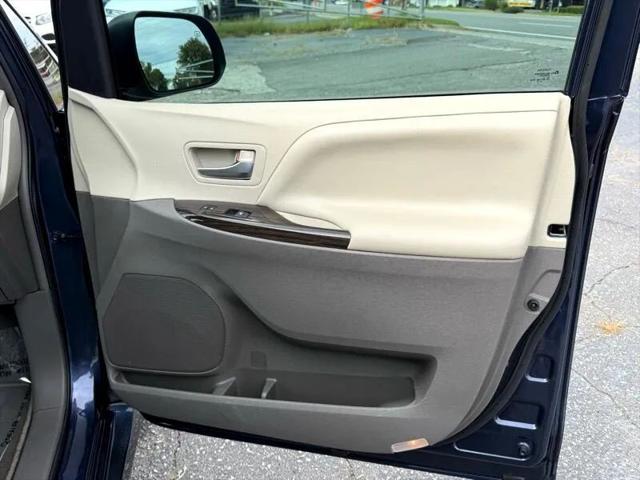 2019 Toyota Sienna XLE 8 Passenger