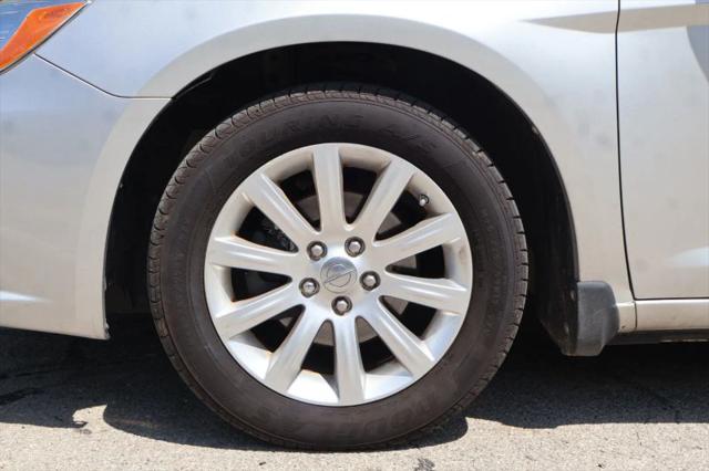 2012 Chrysler 200 Touring