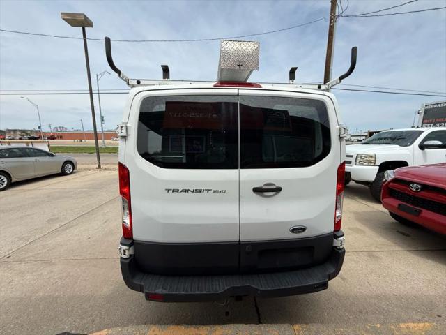 2016 Ford Transit w/60/40 Side Door w/RWB