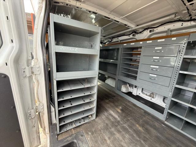 2016 Ford Transit w/60/40 Side Door w/RWB