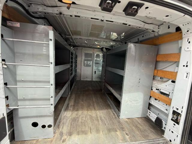 2016 Ford Transit w/60/40 Side Door w/RWB