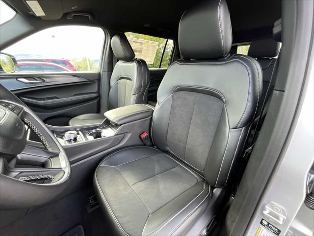 2025 Jeep Grand Cherokee L Altitude 4x4