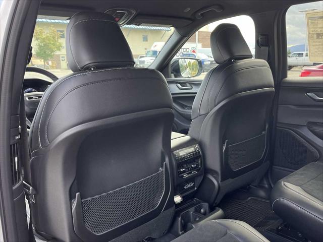 2025 Jeep Grand Cherokee L Altitude 4x4