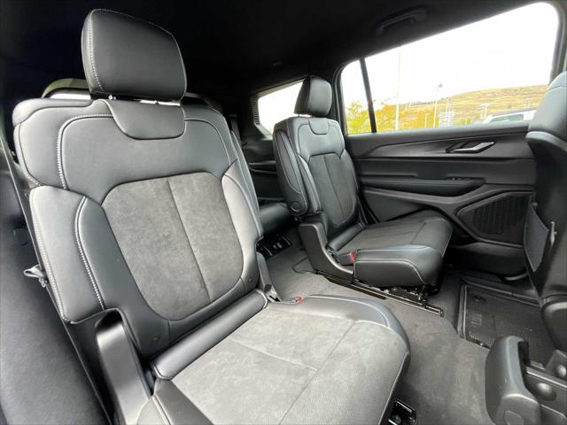 2025 Jeep Grand Cherokee L Altitude 4x4