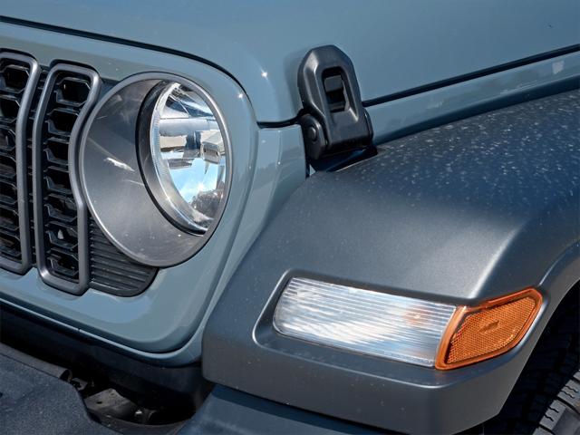 2025 Jeep Wrangler 4-Door Summit 4x4