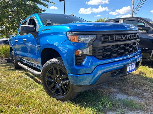 2022 Chevrolet Silverado 1500 4WD Crew Cab Short Bed Custom