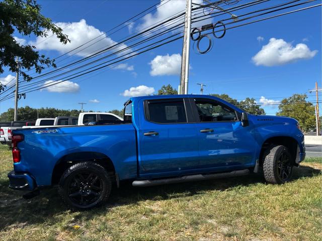 2022 Chevrolet Silverado 1500 4WD Crew Cab Short Bed Custom