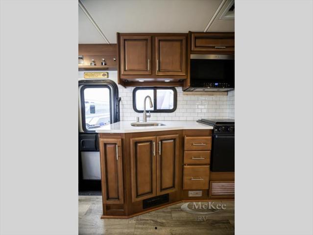 2014 Ford F-53 Unknown