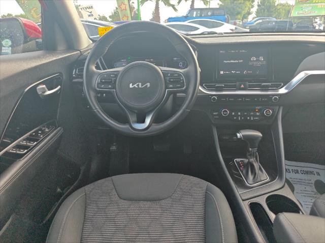 2022 Kia Niro LXS
