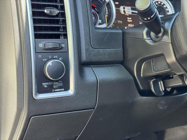 2023 Ram 1500 Classic SLT Crew Cab 4x4 5'7" Box