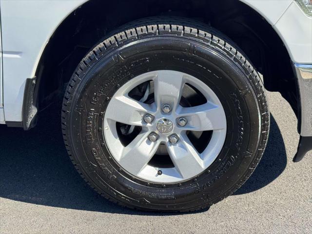 2023 Ram 1500 Classic SLT Crew Cab 4x4 5'7" Box
