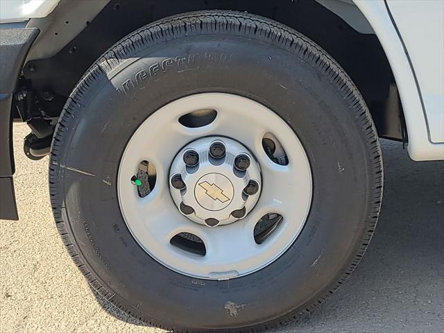 2025 Chevrolet Express Cargo Van RWD 2500 Regular Wheelbase WT