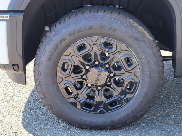 2025 GMC Sierra 3500HD 4WD Crew Cab Standard Bed Denali