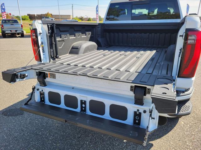 2025 GMC Sierra 3500HD 4WD Crew Cab Standard Bed Denali