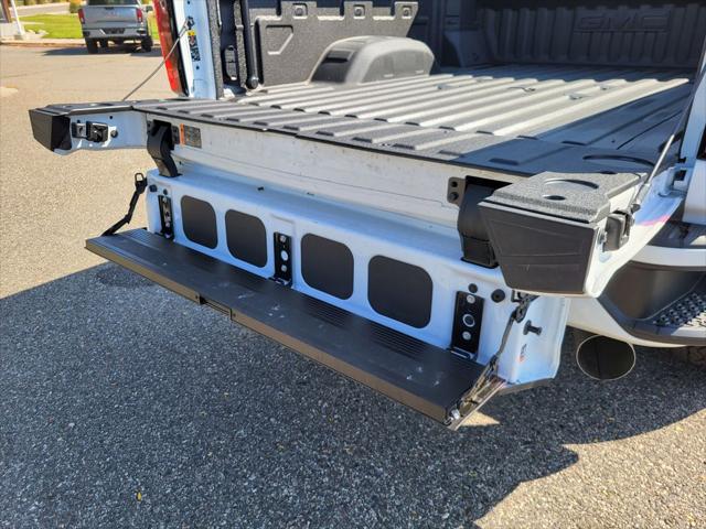 2025 GMC Sierra 3500HD 4WD Crew Cab Standard Bed Denali