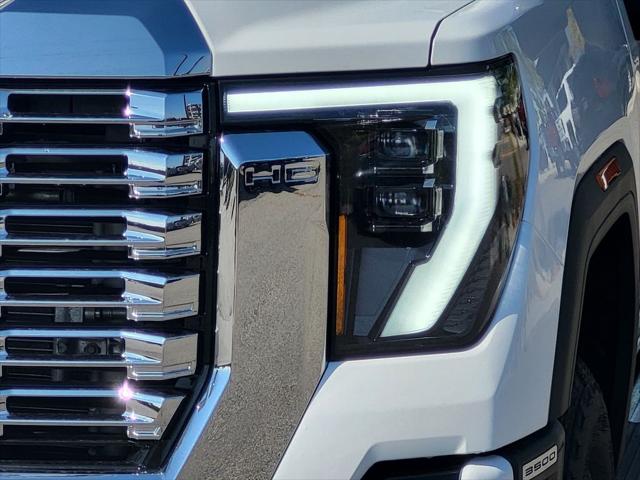 2025 GMC Sierra 3500HD 4WD Crew Cab Standard Bed Denali