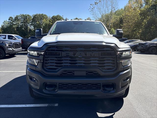 2026 RAM Ram 5500 Chassis Cab RAM 5500 TRADESMAN CHASSIS CREW CAB 4X4 60 CA