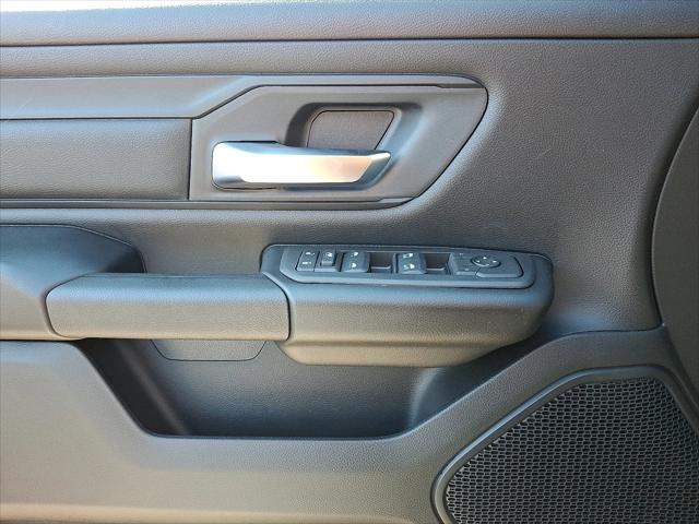 2025 Ram 1500 Tradesman Crew Cab 4x4 5'7" Box