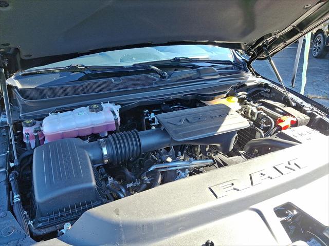 2025 Ram 1500 Tradesman Crew Cab 4x4 5'7" Box