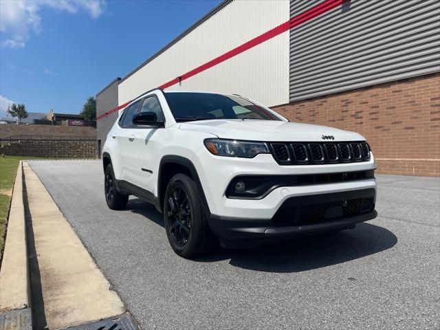 2025 Jeep Compass COMPASS LATITUDE 4X4