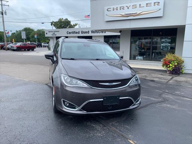 2017 Chrysler Pacifica Touring-L Plus