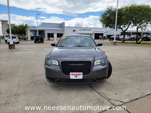 2023 Chrysler 300 Touring