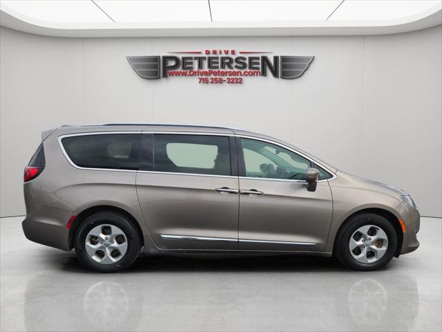 2017 Chrysler Pacifica Touring-L Plus