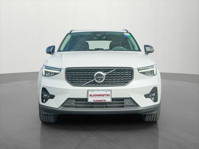 2023 Volvo XC40 B5 Plus Dark Theme 2023 Volvo XC40 B5 Plus Dark Theme