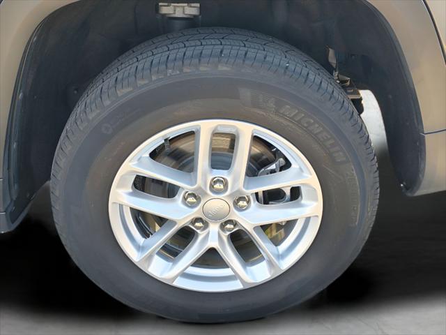 2024 Jeep Grand Cherokee L Laredo X 4x4