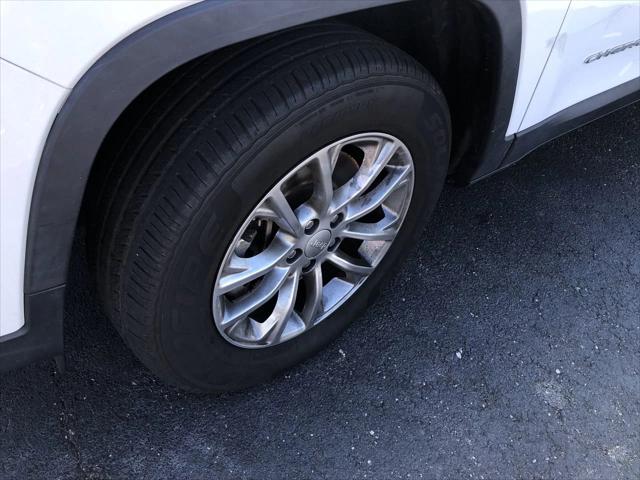 2021 Jeep Cherokee Latitude Lux 4X4 2021 Jeep Cherokee Latitude Lux 4X4