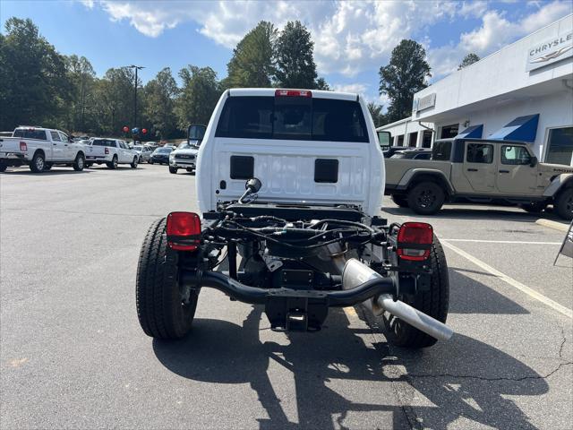 2025 RAM 3500 Tradesman Regular Cab 4x2 8 Box