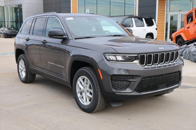 2025 Jeep Grand Cherokee GRAND CHEROKEE LAREDO X 4X4