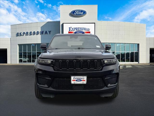 2024 Jeep Grand Cherokee Altitude 4x2 2024 Jeep Grand Cherokee Altitude 4x2