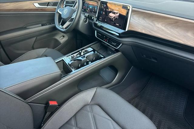 2026 Volkswagen Atlas SE with Technology
