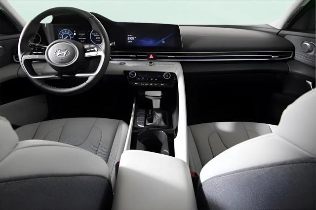 2025 Hyundai Elantra Hybrid Limited