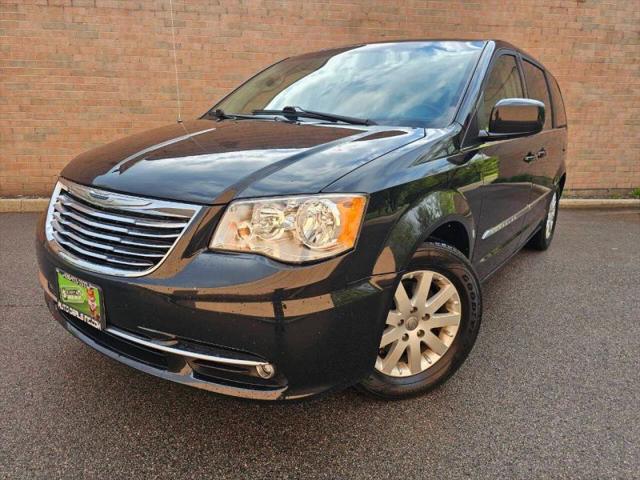 2014 Chrysler Town & Country Touring for sale in Roselle, IL