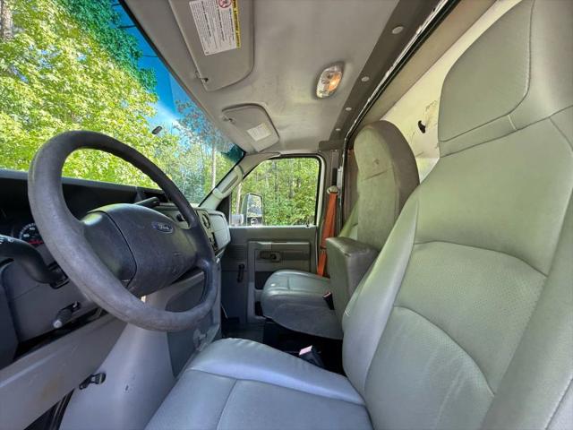 2016 Ford E-350 Cutaway Base
