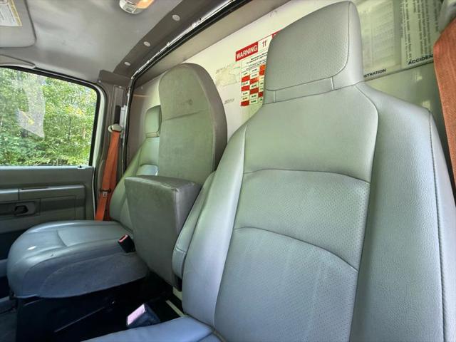 2016 Ford E-350 Cutaway Base