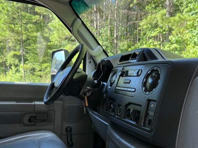 2016 Ford E-350 Cutaway Base