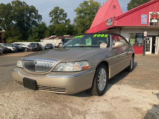 2005 Lincoln Town Car Signature Limited for sale in Shreveport, LA