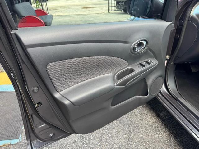 2015 Nissan Versa 1.6 SV