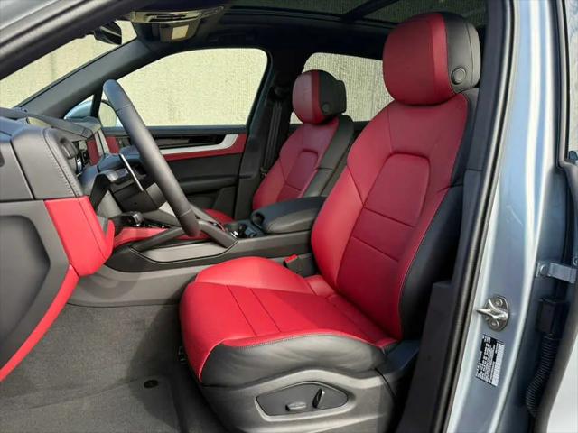 2025 Porsche Cayenne Standard