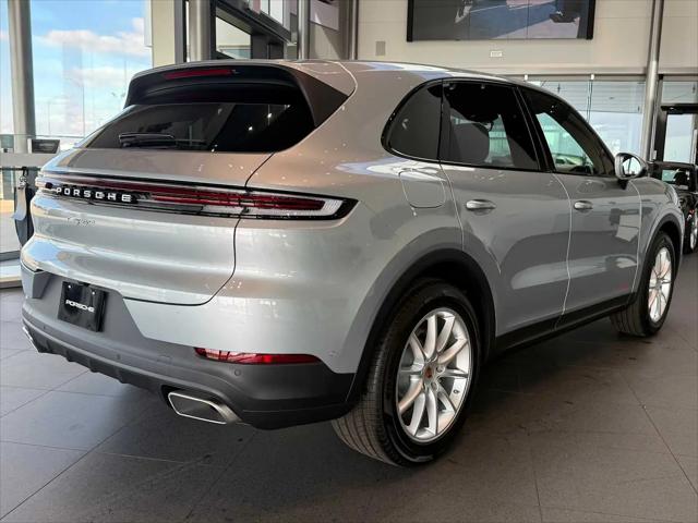 2025 Porsche Cayenne Standard