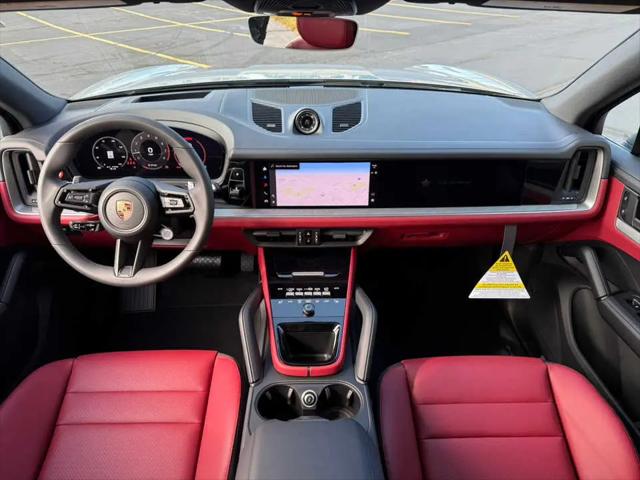 2025 Porsche Cayenne Standard