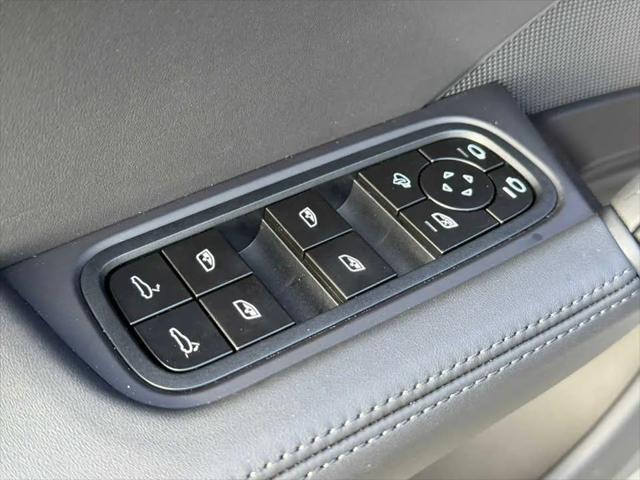 2025 Porsche Cayenne Standard