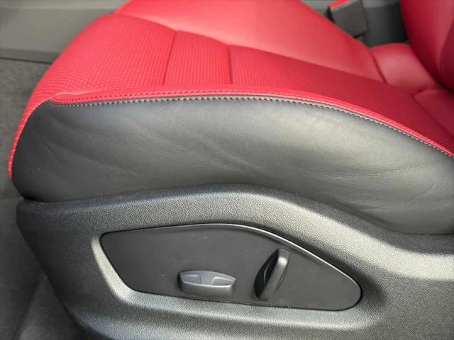 2025 Porsche Cayenne Standard