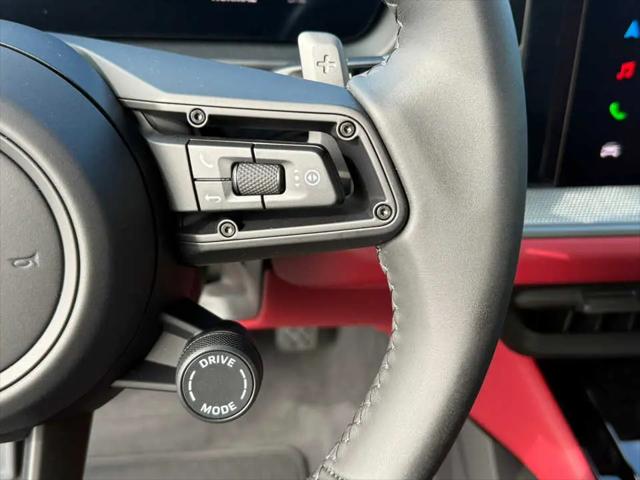 2025 Porsche Cayenne Standard