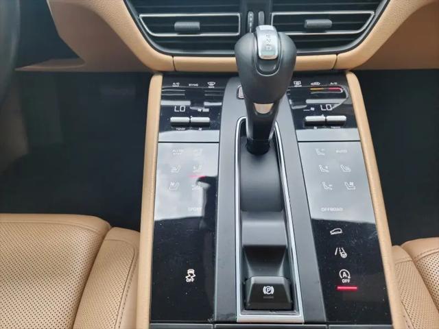 2023 Porsche Macan T