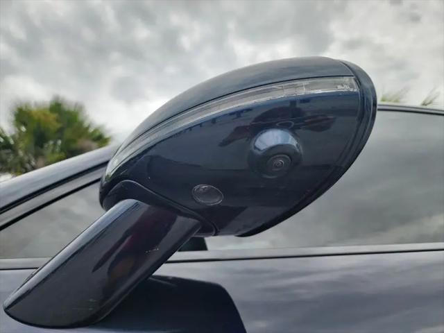 2023 Porsche Macan T